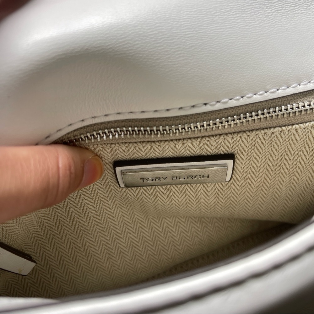 NWOT Tory Burch Britton Puffy Leather Optic White Silver Chain Shoulder Bag - Picture 12 of 16